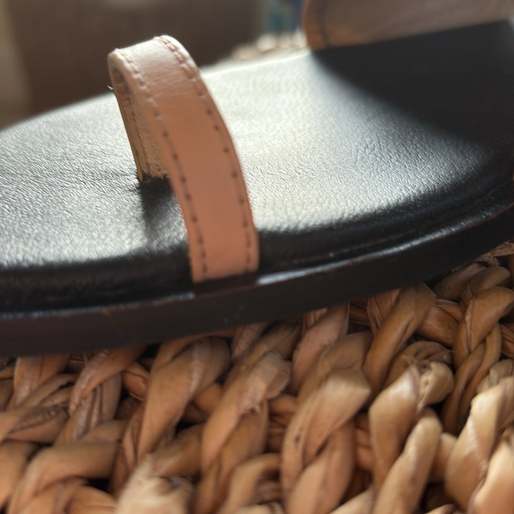 EUC. Michael Kors sandals. Size 10 - Picture 6 of 16